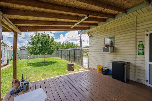 1037 Collingswood Dr, Corpus Christi, TX 78412