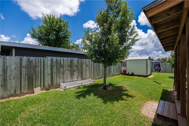 1037 Collingswood Dr, Corpus Christi, TX 78412