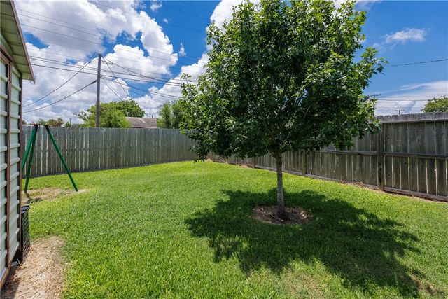 1037 Collingswood Dr, Corpus Christi, TX 78412