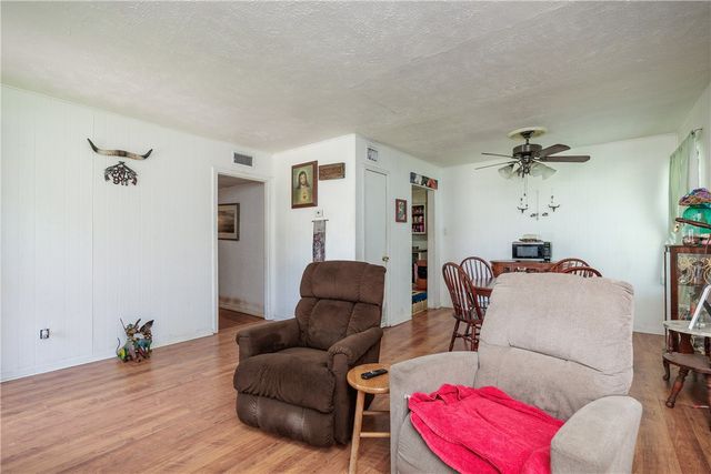 1037 Collingswood Dr, Corpus Christi, TX 78412