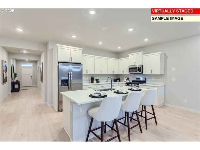 16644 Sw EVERTON St, Tigard, OR 97224