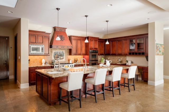 15130 Saddlebrook Ln, Poway, CA 92064