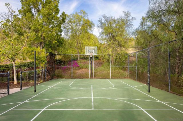 15130 Saddlebrook Ln, Poway, CA 92064