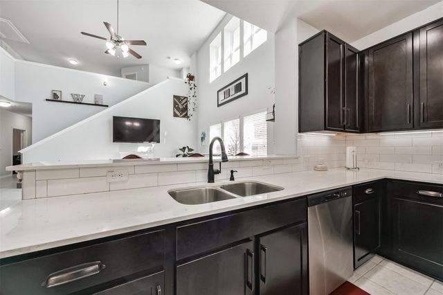 10018 Chase Court, Baytown, TX 77521