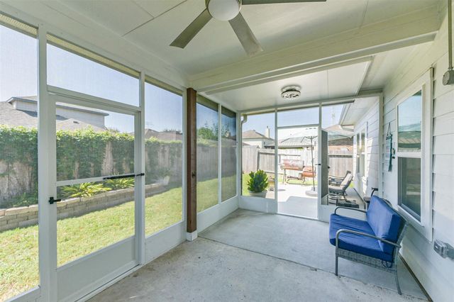 10018 Chase Court, Baytown, TX 77521