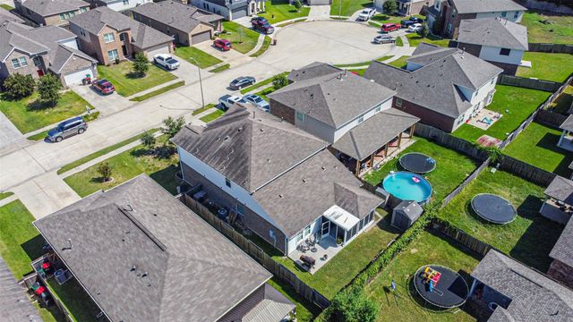 10018 Chase Court, Baytown, TX 77521