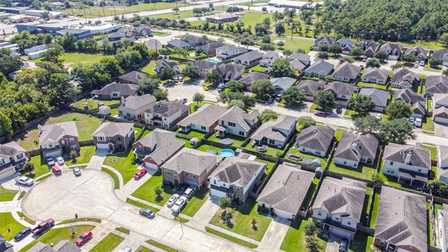 10018 Chase Court, Baytown, TX 77521