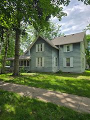 520 W Elm Street, River Falls, WI 54022