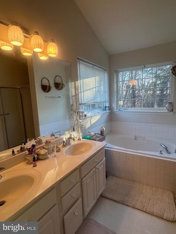6930 VERSAILLE DR, Fredericksburg, VA 22407
