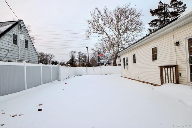 14 Bittersweet Lane, Levittown, NY 11756