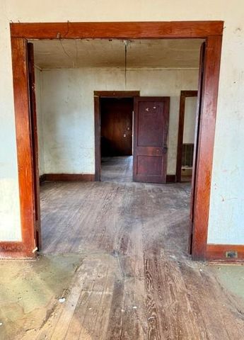 805 N Central Ave, Cameron, TX 76520