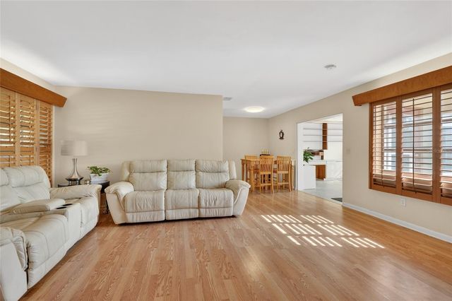 1610 VALENCIA DRIVE W, Largo, FL 33778