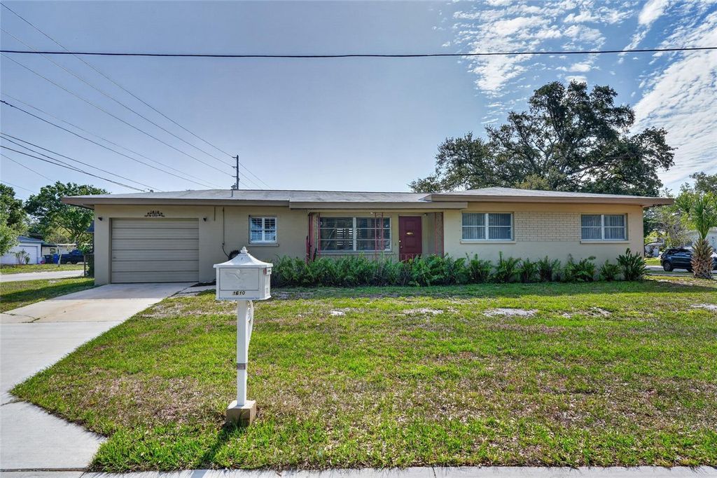 1610 VALENCIA DRIVE W, Largo, FL 33778