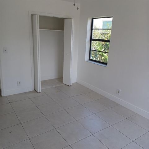 618 58th Street, West Palm Beach, FL 33407