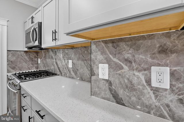 3030 MCELDERRY ST, Baltimore, MD 21205