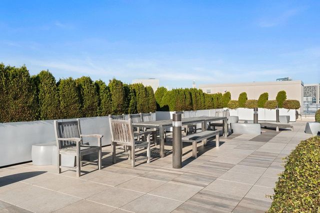 8 Buchanan Street 300, San Francisco, CA 94102