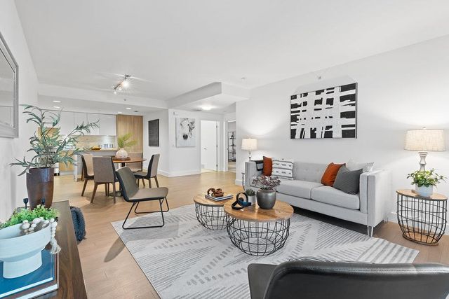 8 Buchanan Street 300, San Francisco, CA 94102