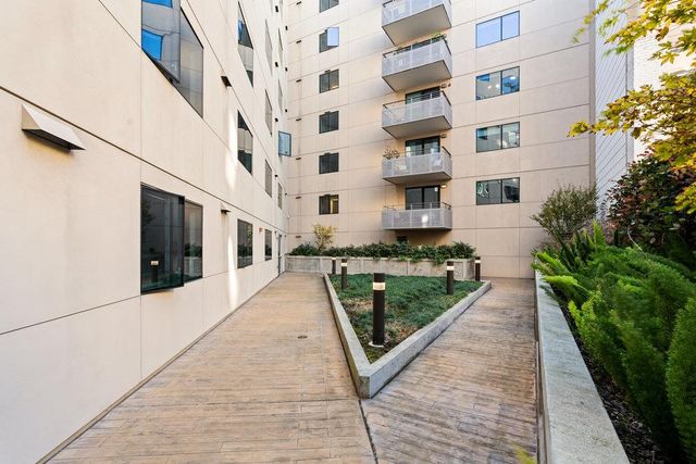 8 Buchanan Street 300, San Francisco, CA 94102