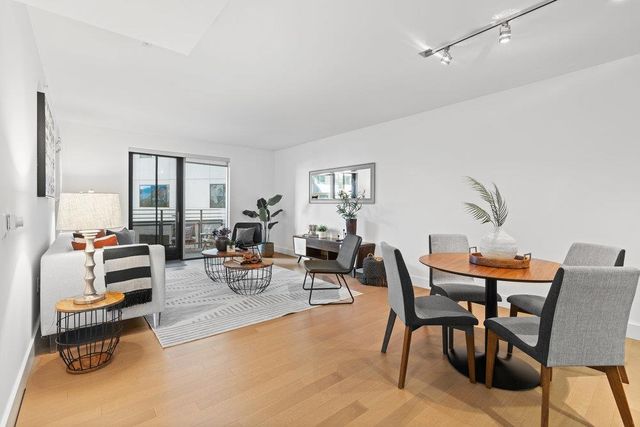 8 Buchanan Street 300, San Francisco, CA 94102