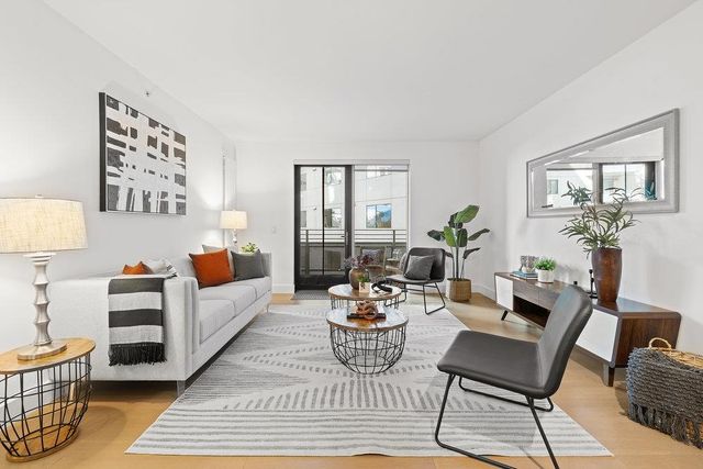 8 Buchanan Street 300, San Francisco, CA 94102