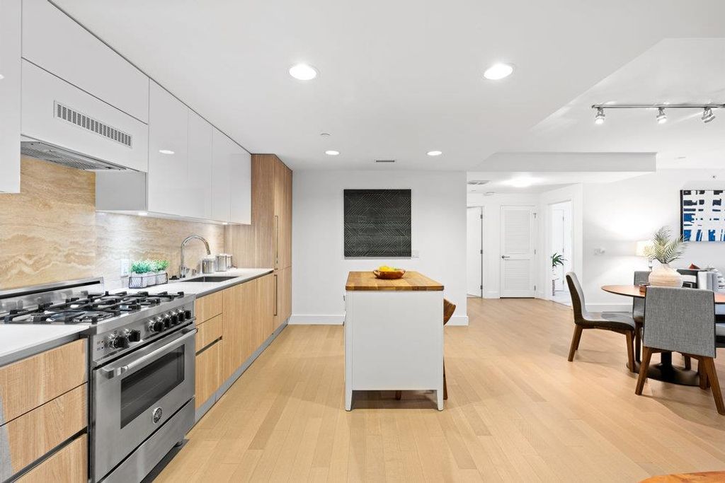 8 Buchanan Street 300, San Francisco, CA 94102