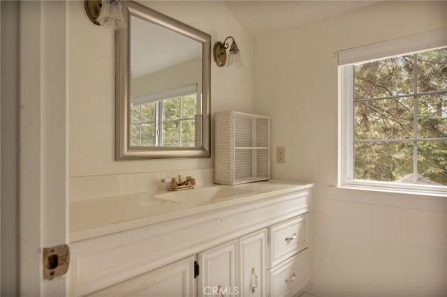 395 Primrose, Lake Arrowhead, CA 92352