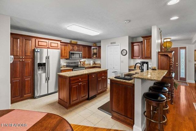 5704 Long Creek Rd, Morristown, TN 37813