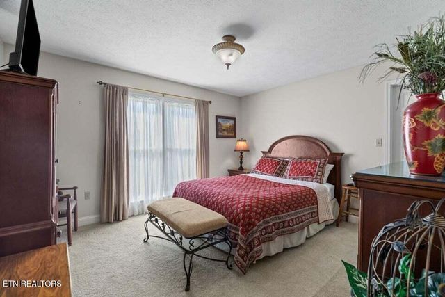 5704 Long Creek Rd, Morristown, TN 37813