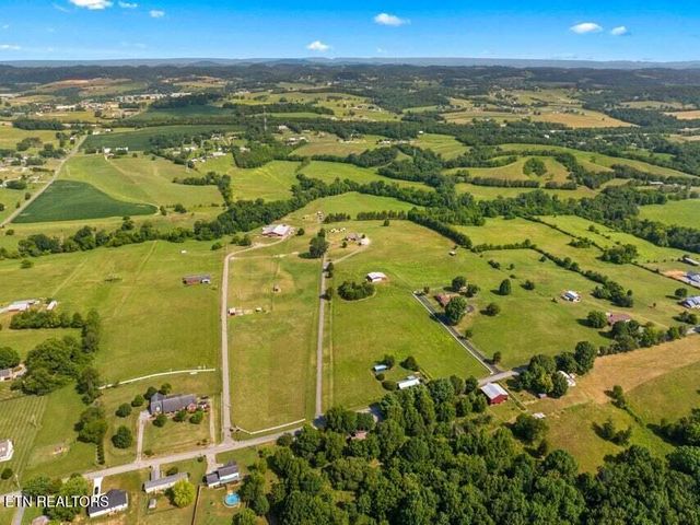 5704 Long Creek Rd, Morristown, TN 37813