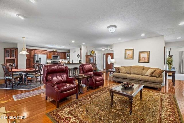 5704 Long Creek Rd, Morristown, TN 37813