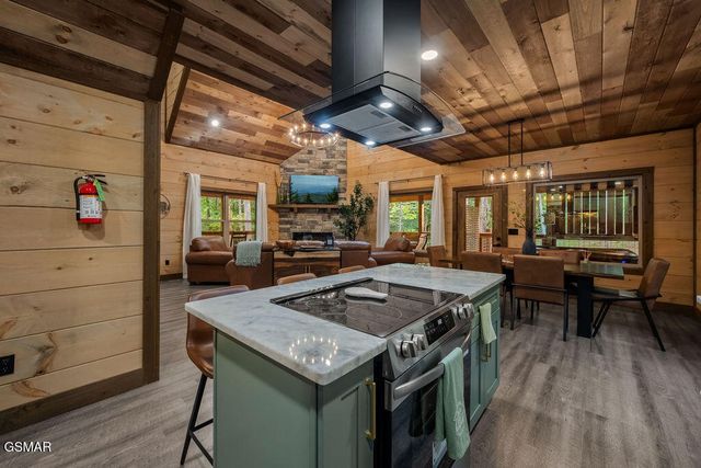 2320 Bogle Spring Loop, Sevierville, TN 37862