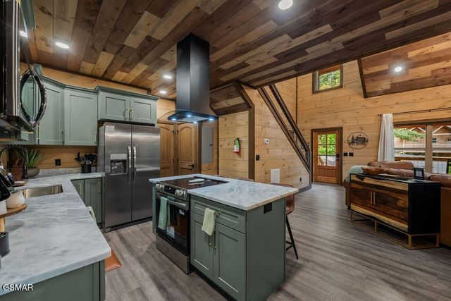 2320 Bogle Spring Loop, Sevierville, TN 37862
