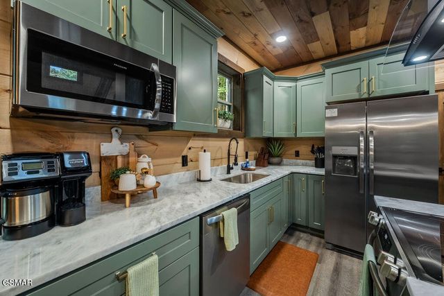 2320 Bogle Spring Loop, Sevierville, TN 37862