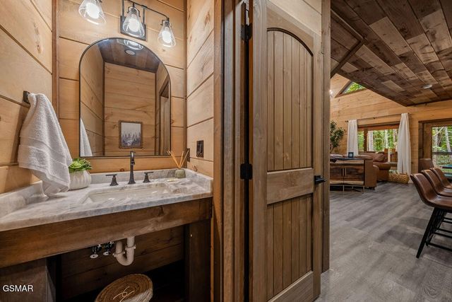 2320 Bogle Spring Loop, Sevierville, TN 37862