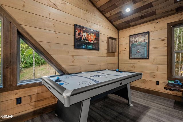 2320 Bogle Spring Loop, Sevierville, TN 37862