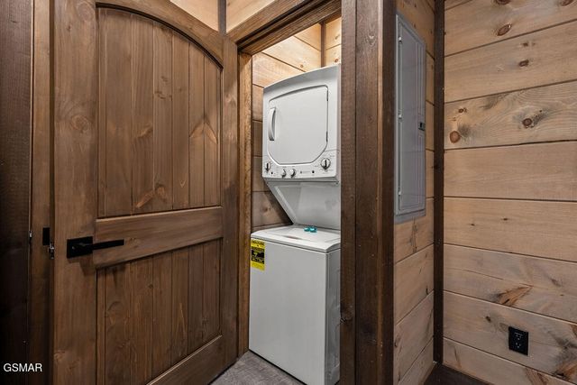 2320 Bogle Spring Loop, Sevierville, TN 37862