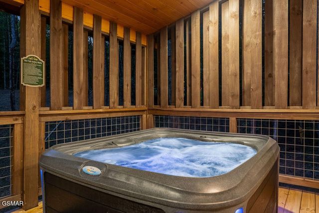 2320 Bogle Spring Loop, Sevierville, TN 37862