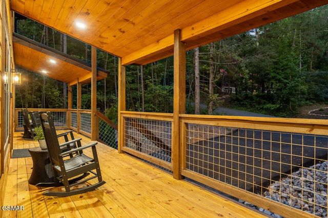 2320 Bogle Spring Loop, Sevierville, TN 37862
