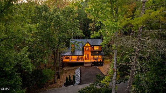 2320 Bogle Spring Loop, Sevierville, TN 37862