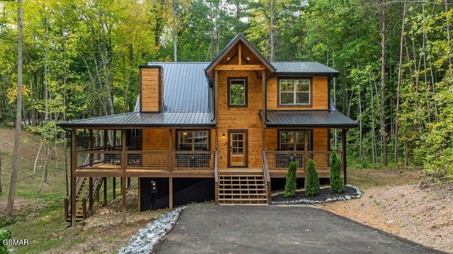 2320 Bogle Spring Loop, Sevierville, TN 37862