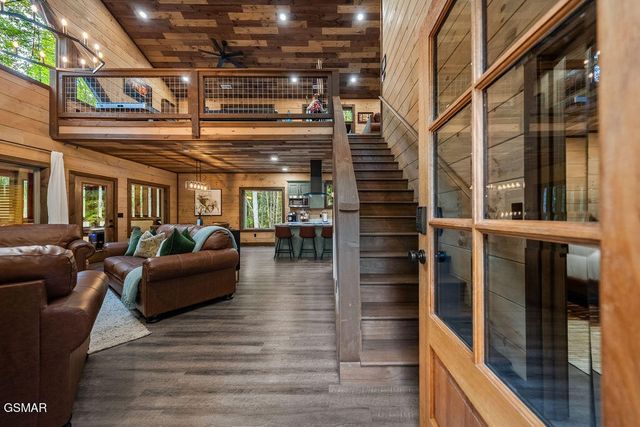 2320 Bogle Spring Loop, Sevierville, TN 37862