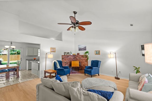 1110 Meadowlark Lane, Siloam Springs, AR 72761