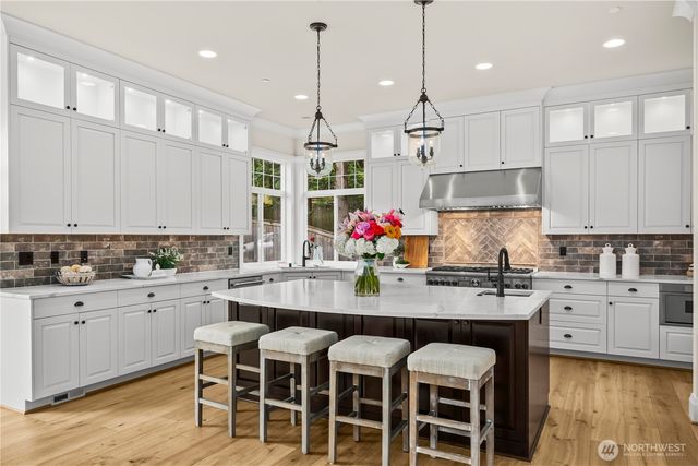 10223 NE 22nd Place, Bellevue, WA 98004