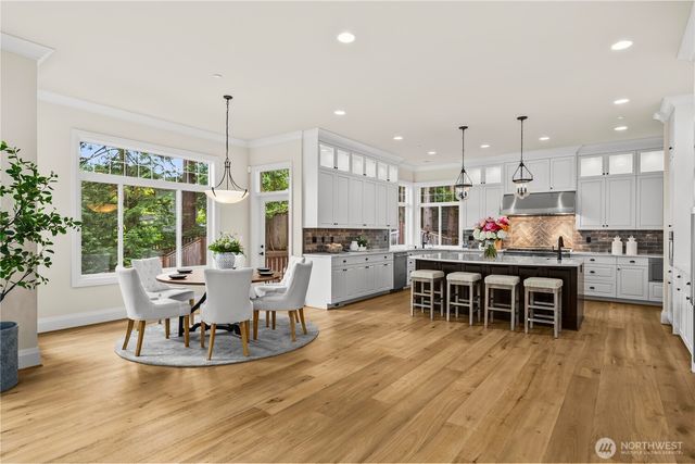 10223 NE 22nd Place, Bellevue, WA 98004