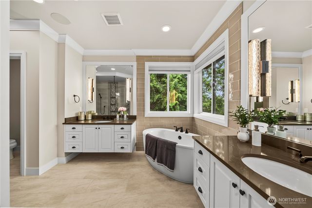 10223 NE 22nd Place, Bellevue, WA 98004
