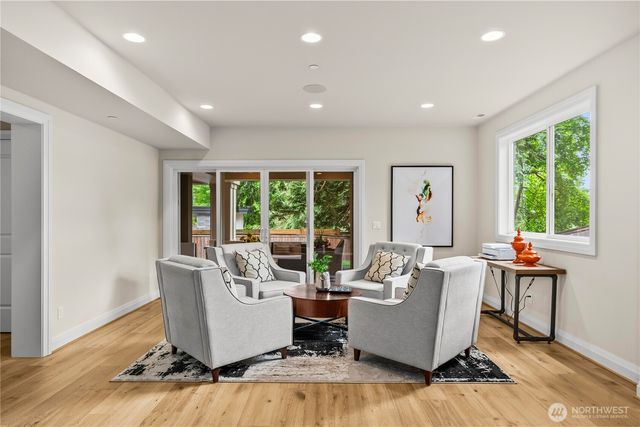 10223 NE 22nd Place, Bellevue, WA 98004