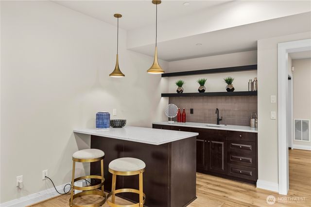 10223 NE 22nd Place, Bellevue, WA 98004