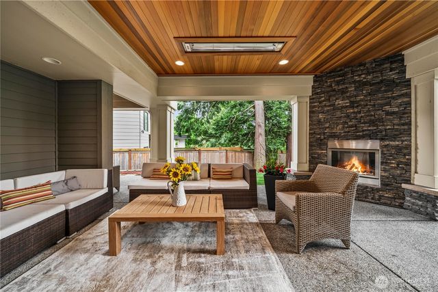 10223 NE 22nd Place, Bellevue, WA 98004