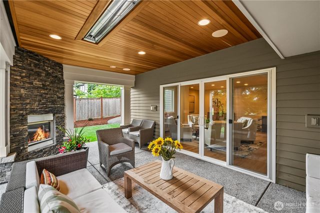 10223 NE 22nd Place, Bellevue, WA 98004