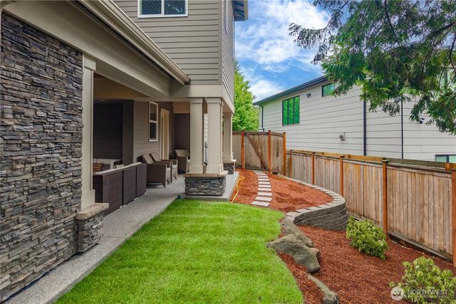 10223 NE 22nd Place, Bellevue, WA 98004